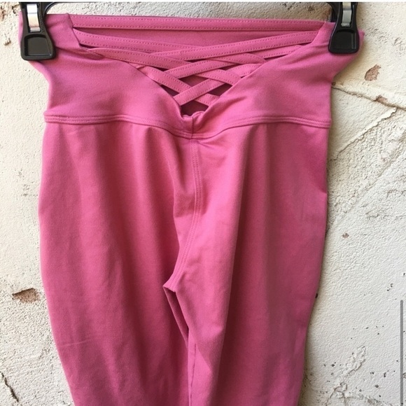 RARE Bombshell Sportswear SET Sexy Back Leggings and Bra Blush Size XS - Picture 11 of 12